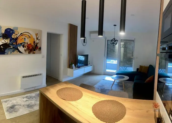 Luxury Suljic 公寓 *